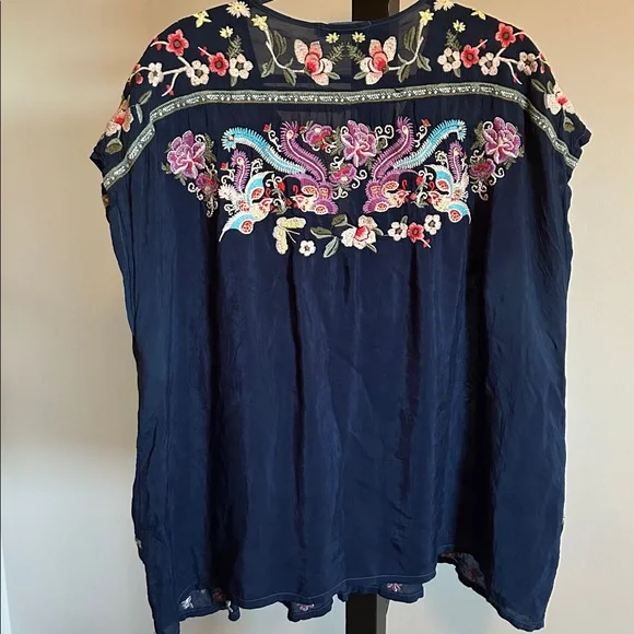 Johnny Was TALON Navy Floral Embroidered Tassel Blouse Size L - Picture 4 of 5